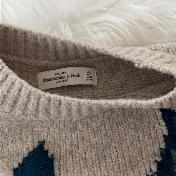 A b e r c r o m b i e  &  F i t c h • Rose sweater - Picture 2 of 7